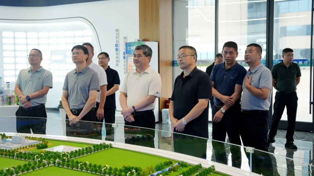 福建省漳州市龙海区委书记黄劲武一行到东晓生物考察调研(图1) 图片